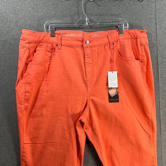 Laurie Felt Regular Daisy Floral Embroidered Ankle_Jeans Light Coral Plus 24 - Picture 8 of 14